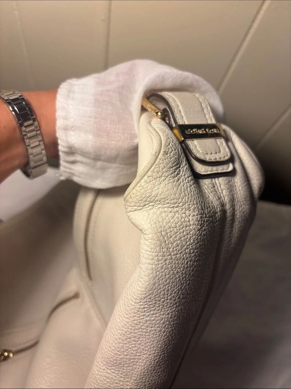 VGUC Michael Kors Fulton Large Pebbled Leather Hobo Shoulder Bag - Cream
